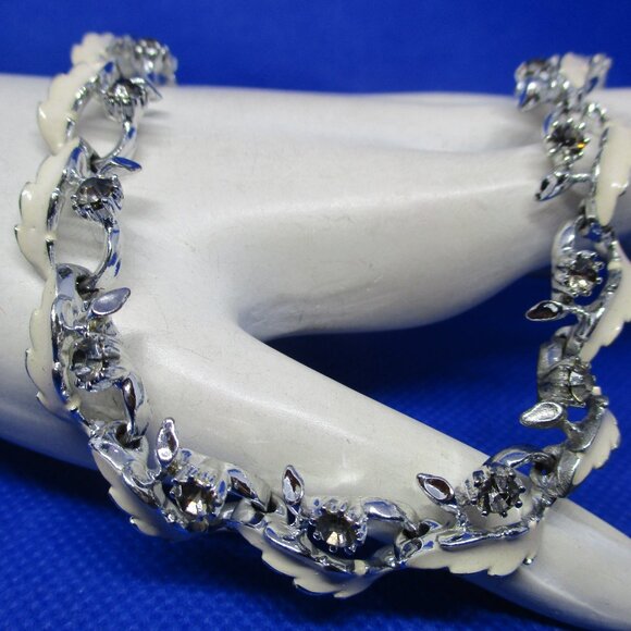 PARK LANE RHINESTONE Necklace Bracelet Set Creamy White Enamel Leaves Silvertone - Picture 7 of 15